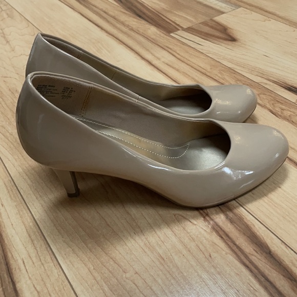 Women’s heel size 7 comfort plus